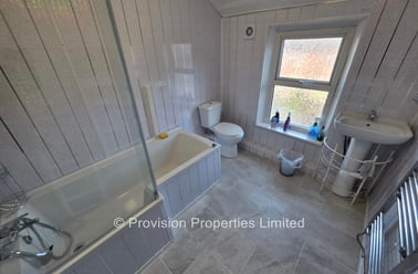 Brudenell Avenue, Hyde Park, Leeds - Image 3