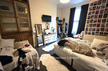 Kensington Terrace, Hyde Park, Leeds - Image 3