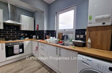 Hill Top Street, Hyde Park, Leeds - Image 2