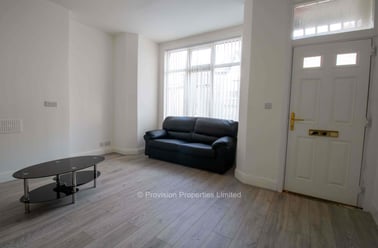 Brudenell Mount, Hyde Park, Leeds - Image 3