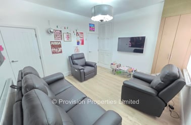 Hessle View, Hyde Park, Leeds - Image 3
