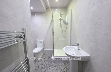 Welton Place, Hyde Park, Leeds - Image 3