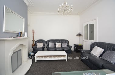 Brudenell Avenue, Hyde Park, Leeds - Image 3