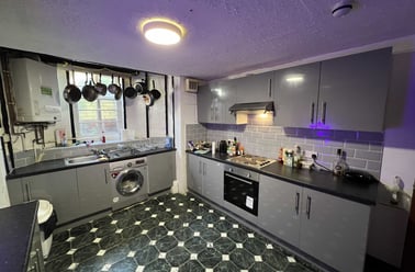 Brudenell Grove, Hyde Park, Leeds - Image 2