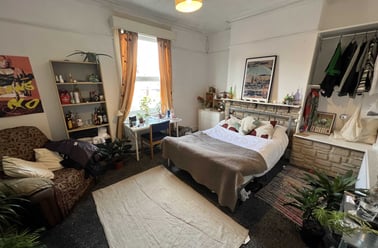 Brudenell Grove, Hyde Park, Leeds - Image 3