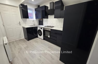 Park View Avenue, Burley, Leeds - Image 2