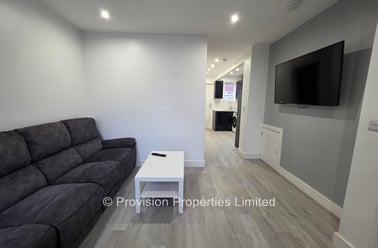 Park View Avenue, Burley, Leeds - Image 3