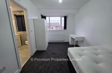 Park View Avenue, Burley, Leeds - Image 2