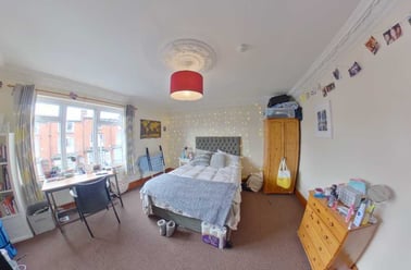 Manor Drive, Hyde Park, Leeds - Image 2