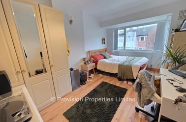 Kelso Gardens, Hyde Park, Leeds - Image 3