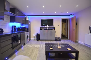 Cliff Road, Rampart Road, Leeds - Image 2