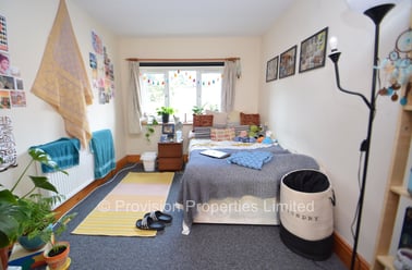 Raven Road, Hyde Park, Leeds - Image 3