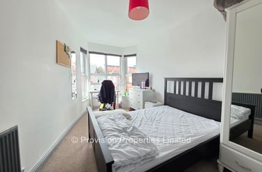 Manor Drive, Hyde Park, Leeds - Image 3