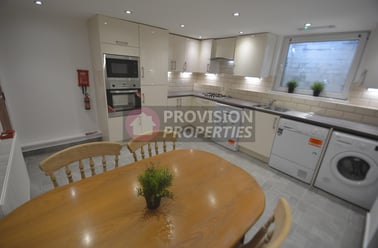 Wetherby Grove, Burley, Leeds - Image 2