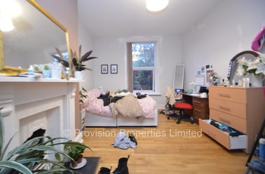 Ash Grove, Hyde Park, Leeds - Image 3