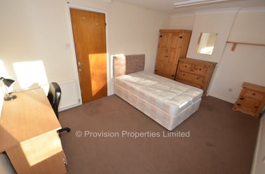 Well Close Rise, Woodhouse, Leeds - Image 2