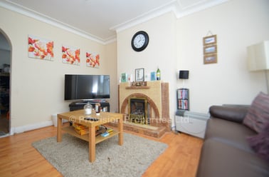 Park View Avenue, Burley, Leeds - Image 2
