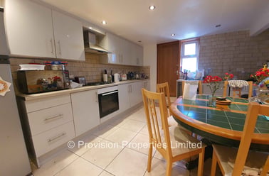 Cardigan Lane, Hyde Park, Leeds - Image 3