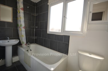 Kelsall Avenue, Hyde Park, Leeds - Image 2