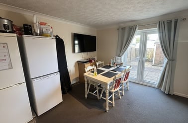Saxton Close, Beeston, Beeston, Nottingham - Image 3