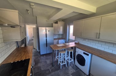 Peveril Road, Beeston, Lenton Abbey, Nottingham - Image 2