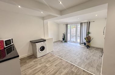 Peacock Crescent, Clifton, Clifton, Nottingham - Image 2