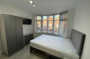 Queens Road (D), Beeston, Beeston, Nottingham - Image 2