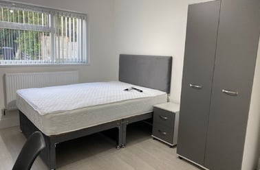 Warwick Avenue (D), Beeston, Lenton Abbey, Nottingham - Image 2