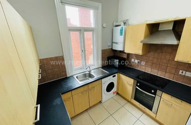 B Derby Road, Lenton, Lenton, Nottingham - Image 2