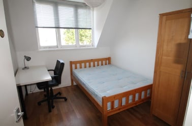 Derby Road, Lenton, Lenton, Nottingham - Image 2