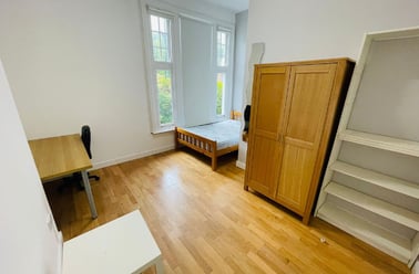 Derby Road, Lenton, Lenton, Nottingham - Image 3