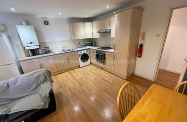 Chapel Court, Lenton, Lenton, Nottingham - Image 3