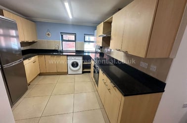 G Arthur Avenue, Lenton, Lenton, Nottingham - Image 2