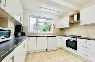 Harlaxton Drive, Lenton, Lenton, Nottingham - Image 2
