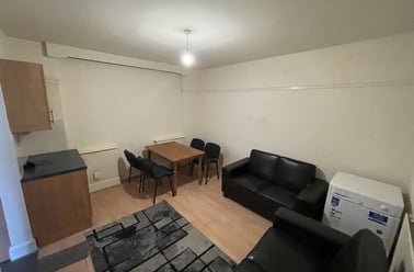 Beeston Road, Dunkirk, Dunkirk, Nottingham - Image 2