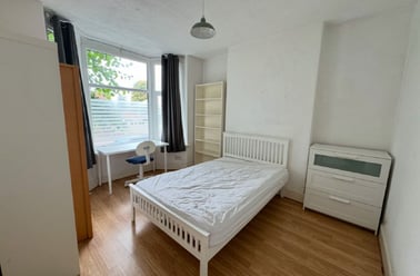 Lenton Boulevard, Lenton, Radford, Nottingham - Image 3