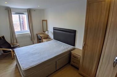 Oxford Road, Chorlton on Medlock, Manchester - Image 3