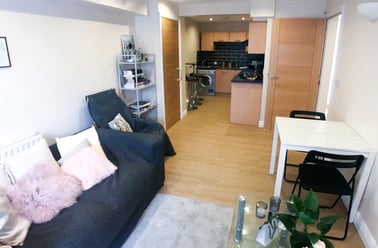 Oxford Road, Chorlton on Medlock, Manchester - Image 3