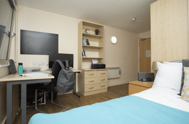 Silver Ensuite, Daisybank Villas, 5-7 Anson Road, Fallowfield, Manchester - Image 2
