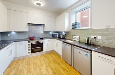 Ensuite Room, Broadgate Park, Turnpike Lane, Beeston, Nottingham - Image 3