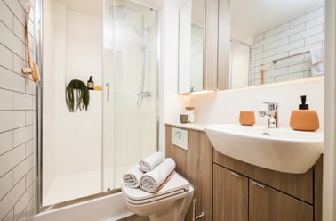 Deluxe, St Albans, Cross Belgrave Street, New Briggate, Leeds - Image 2