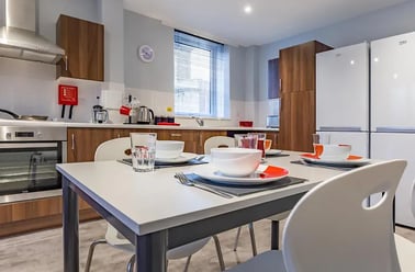 6-Bed Standard Ensuite, Mary Parker House, 17 Apsley Road, Mutley, Plymouth - Image 2