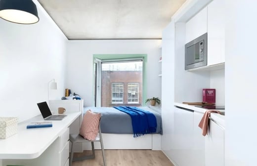 Medium Plus Studio
