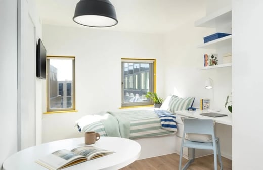 Medium Plus Studio