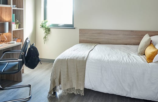 Deluxe En Suite Mid
