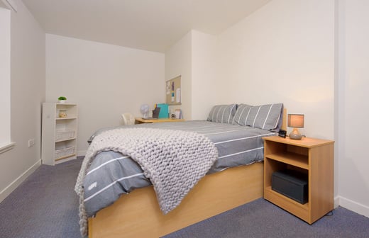 Double Bed Flat