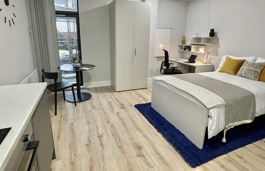 Third Floor Studio (Sea View)