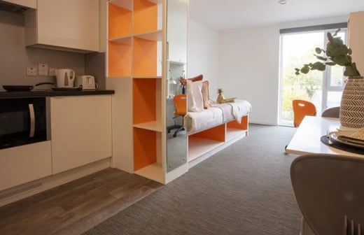 Elegance Plus Studio