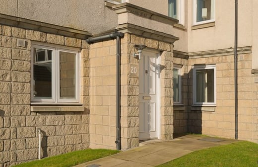 Premium 2 Bed Maisonette With Study