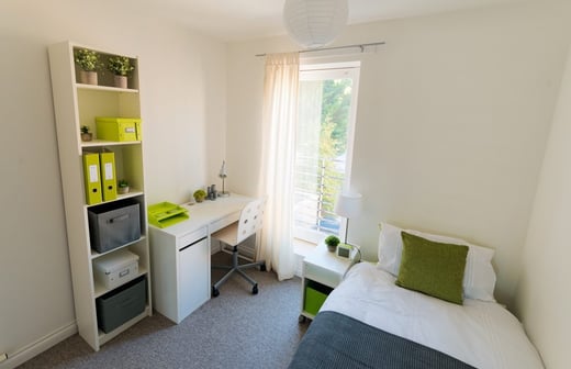 Standard Plus 3 Bed Flat